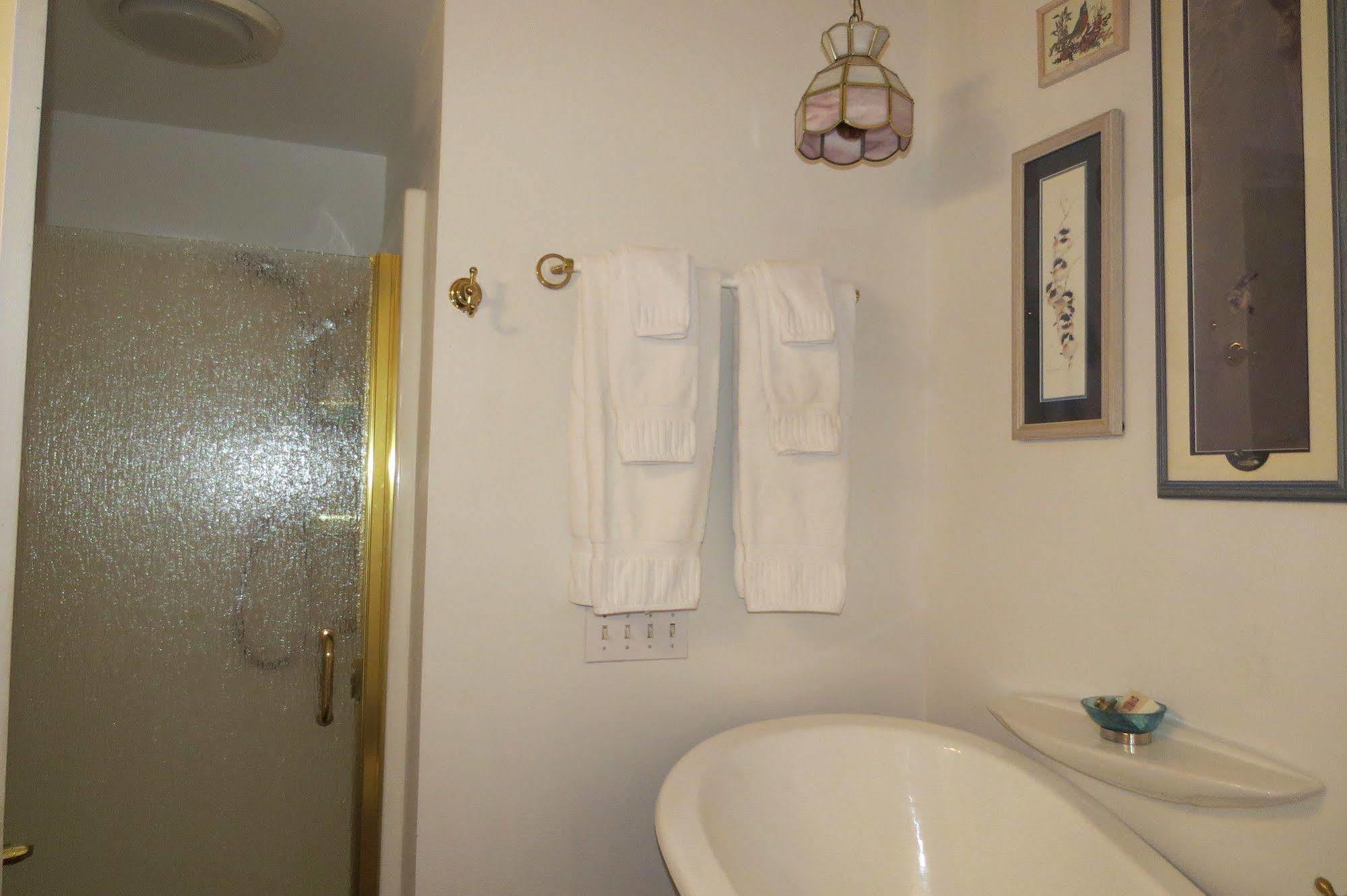 Campbell House Bed and breakfast 2*